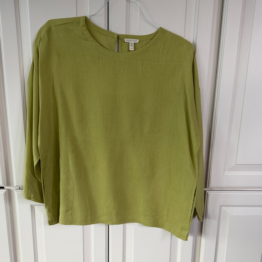 Women's Green Top